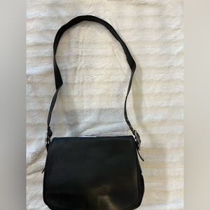 Vintage Coach black leather flap shoulder bag